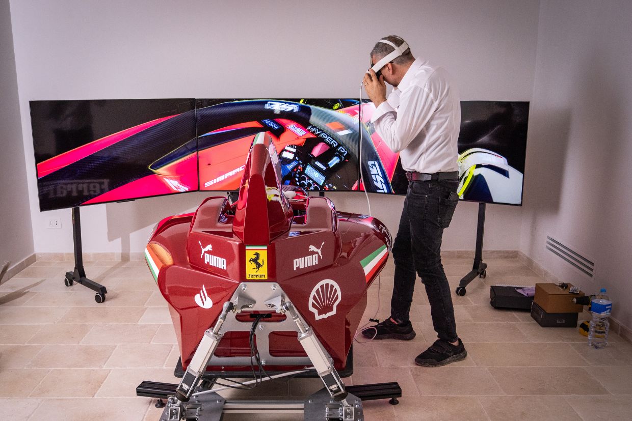 Simulatori di Guida Professionale: Tecnologie e Punti di Forza ESTech